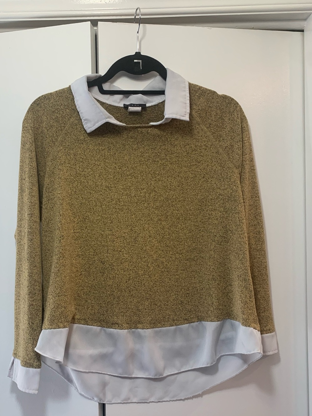 Kim & Cami Medium Gold and White Layered Collar Blouse